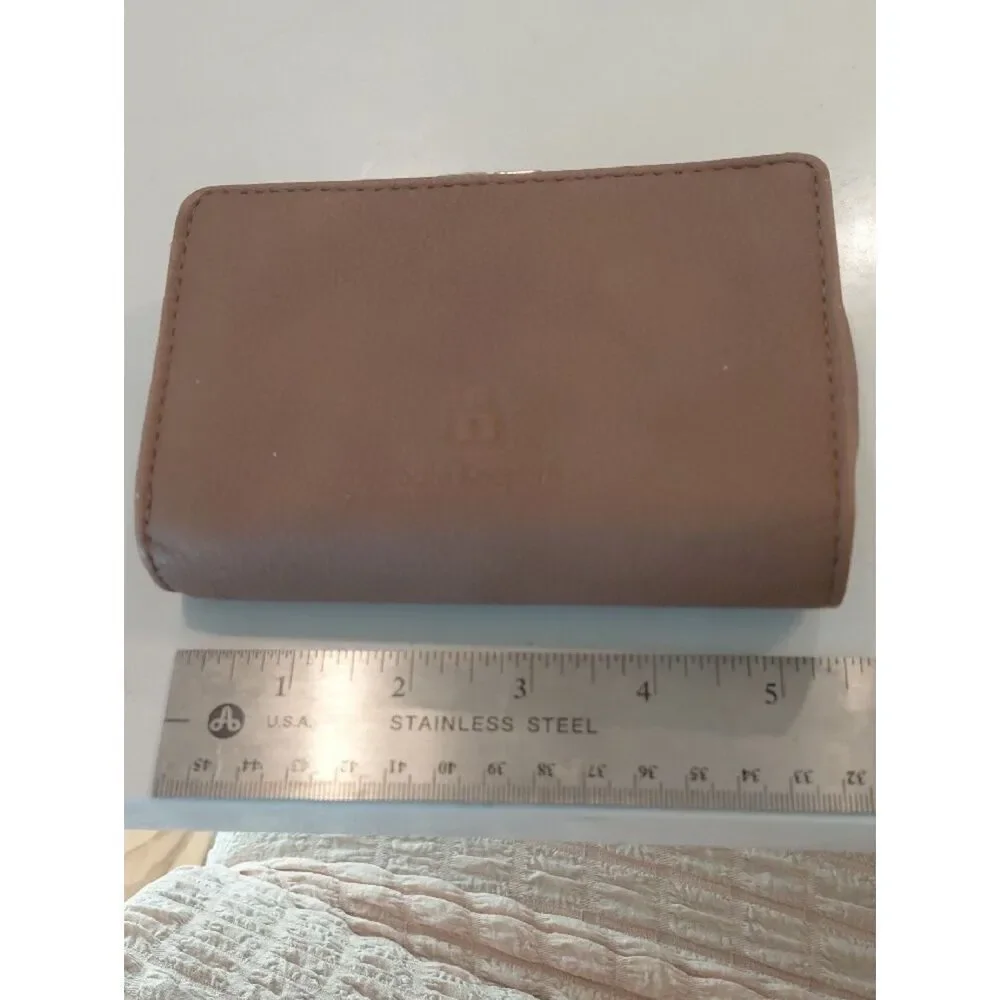Safe Keeper elegant taupe